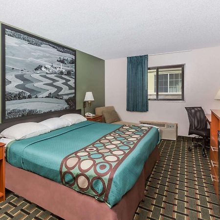 Super 8 By Wyndham Osceola Ia Motel Bagian luar foto