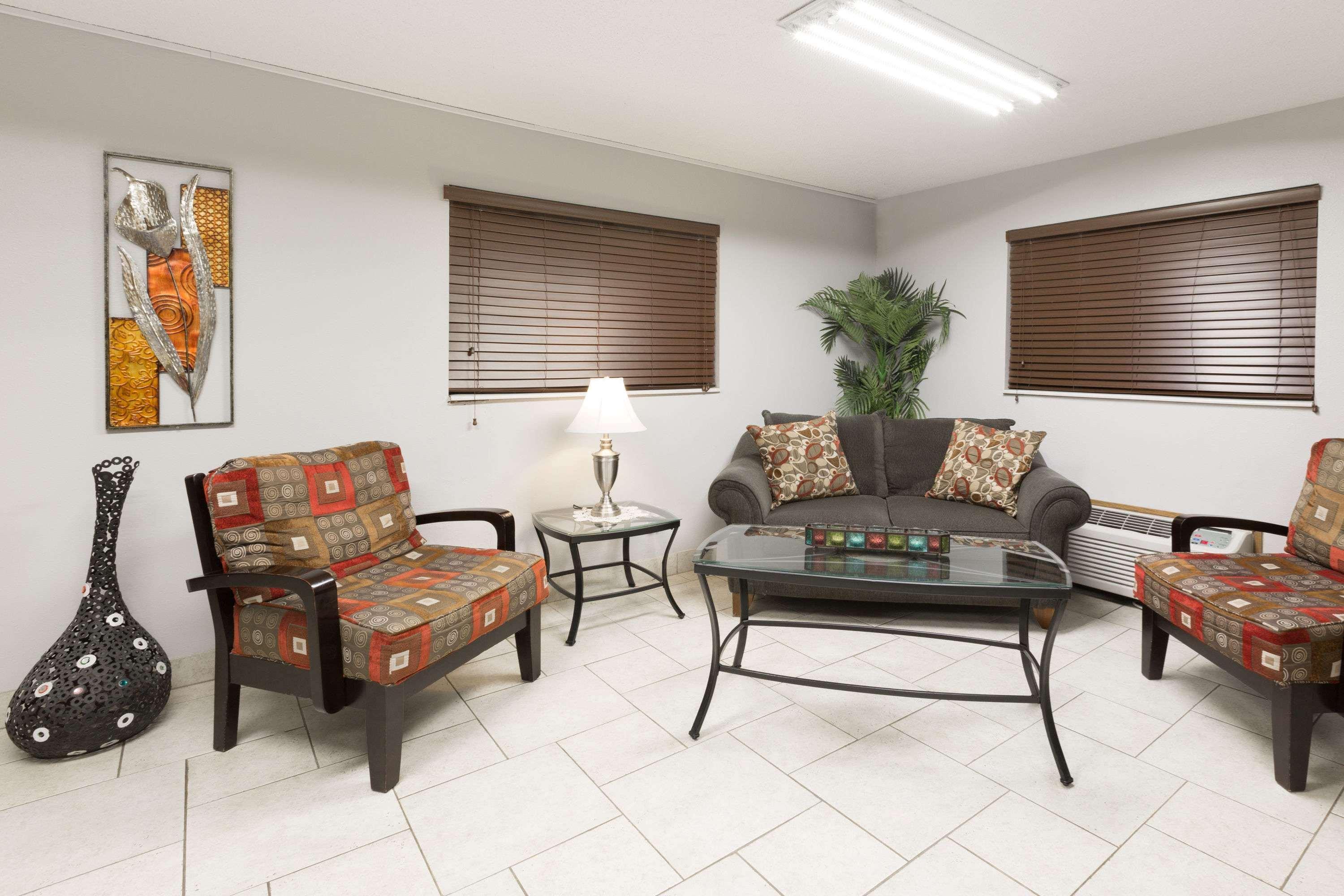 Super 8 By Wyndham Osceola Ia Motel Bagian luar foto